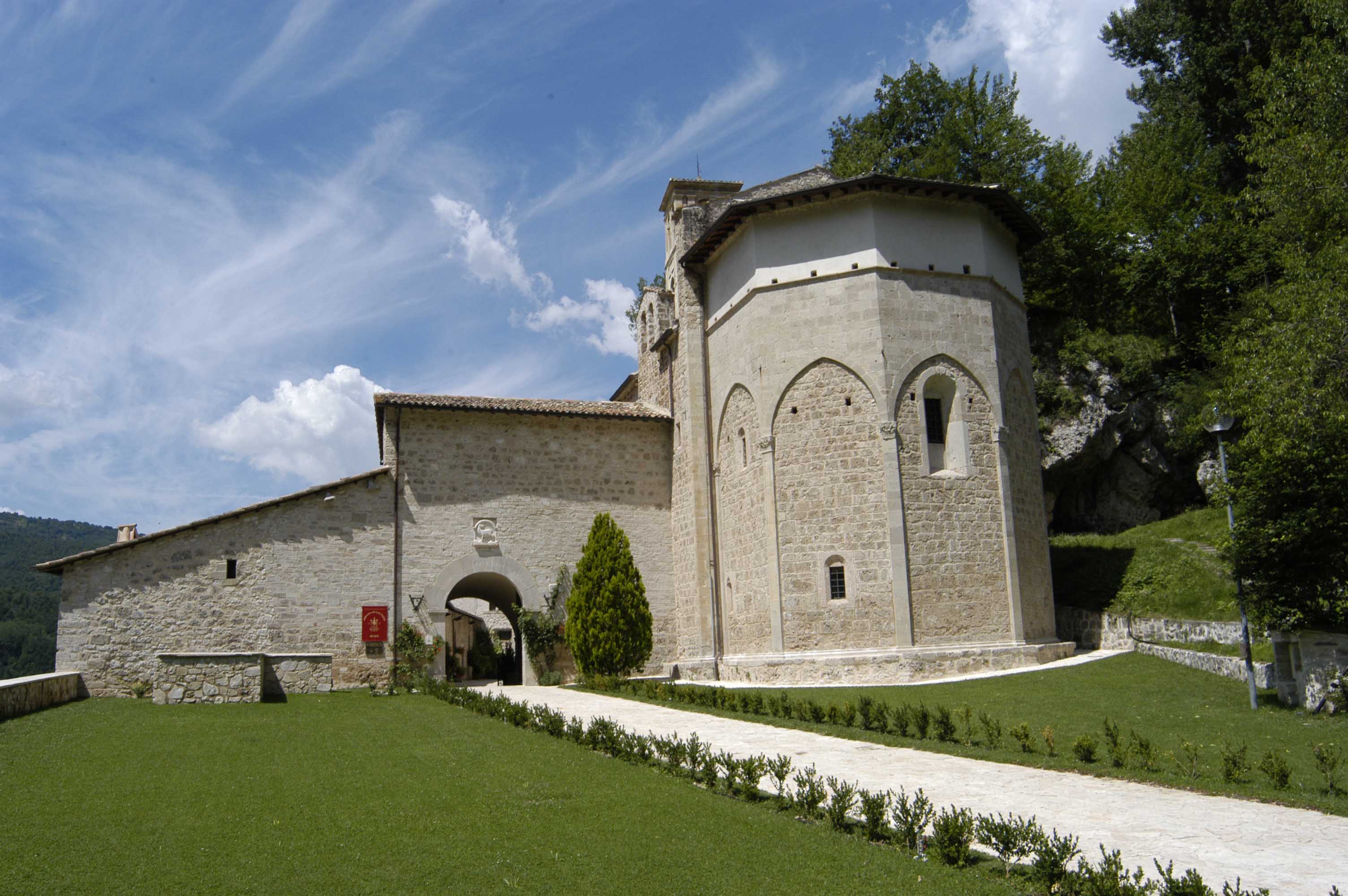 Excursion in the Valnerina: from Norcia to the Abbey of Sant'Eutizio