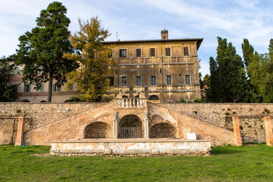 Trevi, Geschichte, Kunst und regionale Produkte