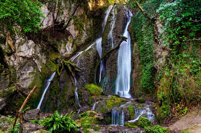 Menotre Waterfalls