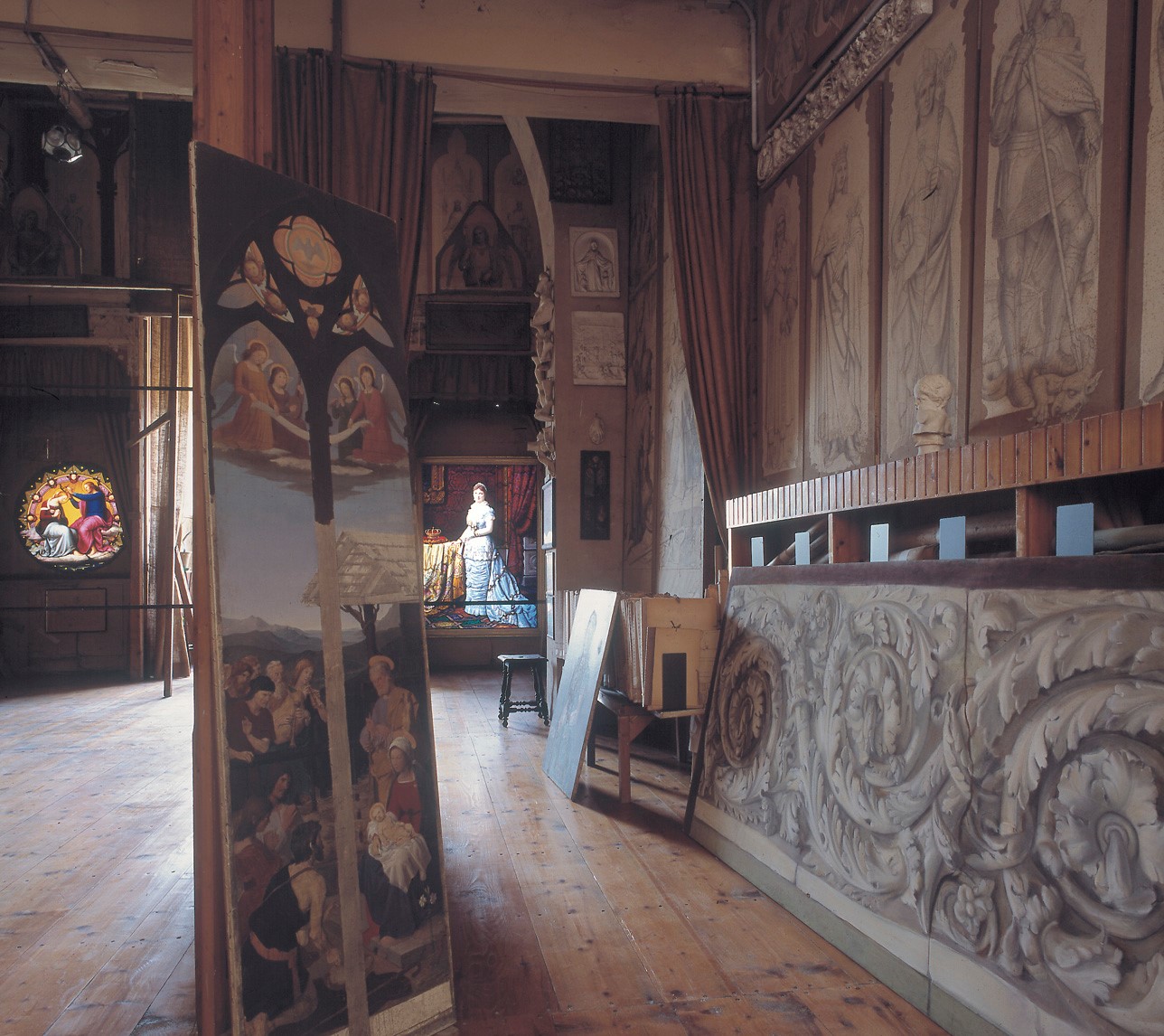 Master goldsmiths and glassmakers