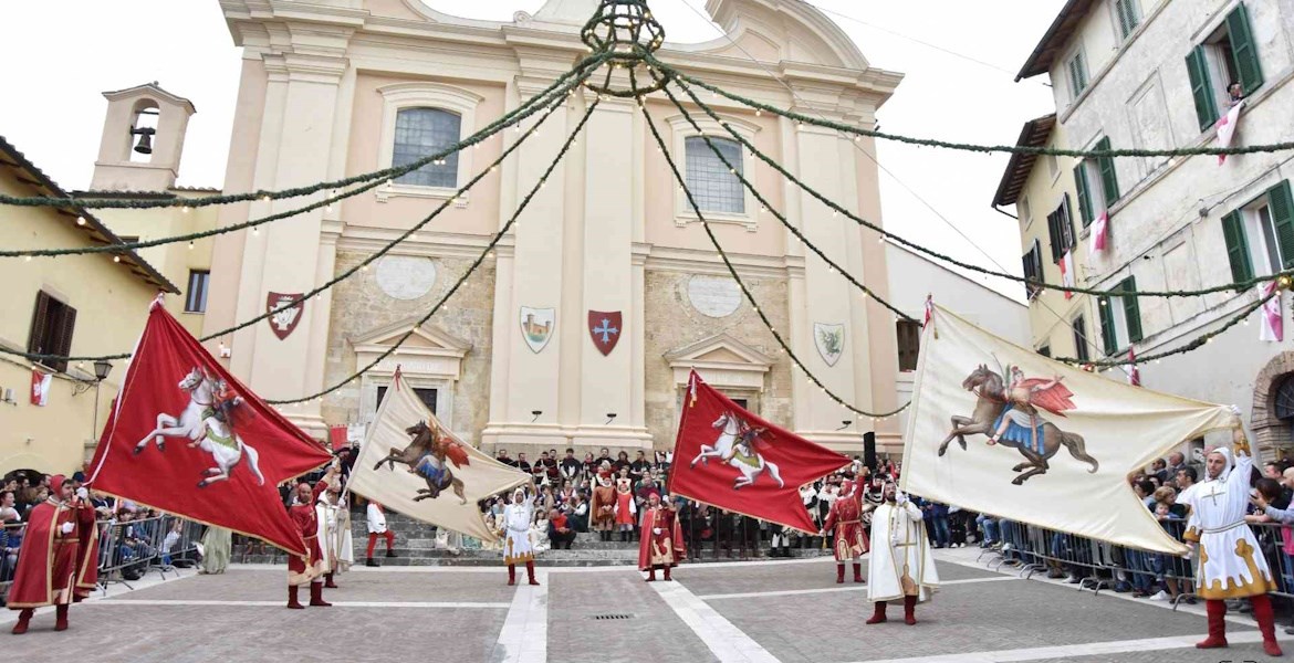 Festa di San Pancrazio - Sbandieratori in piazza