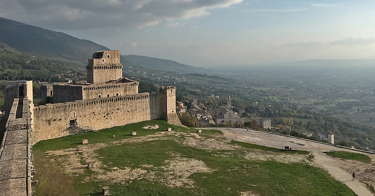 The Rocca Maggiore with the town of Assisi below. In the background the Umbrian Valley and Mount Subasio