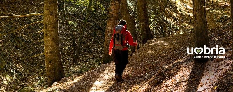 pilger auf dem franziskusweg sudroute etappe wanderweg